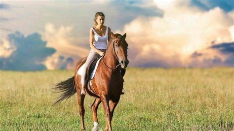 Mimpi menunggang kuda Mimpi menunggang kuda putih